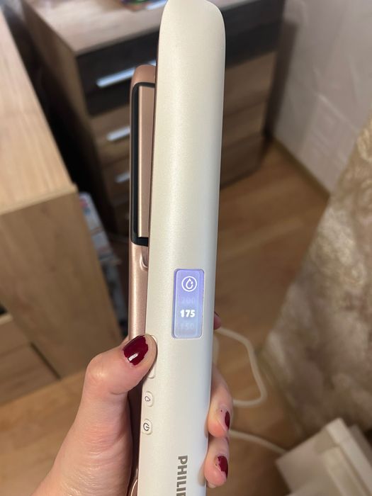 Преса изправяне Philips moisture protect
