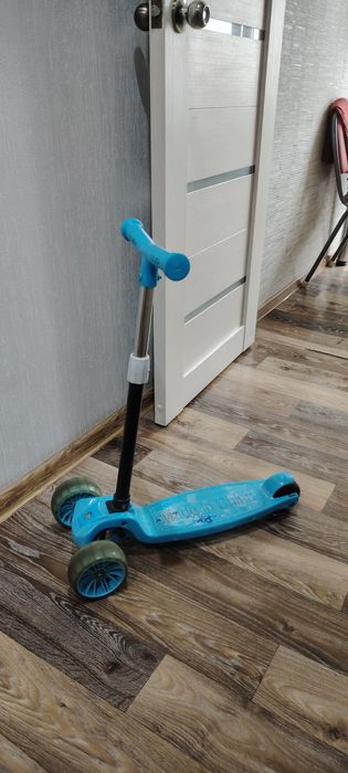 Продам самокат детский