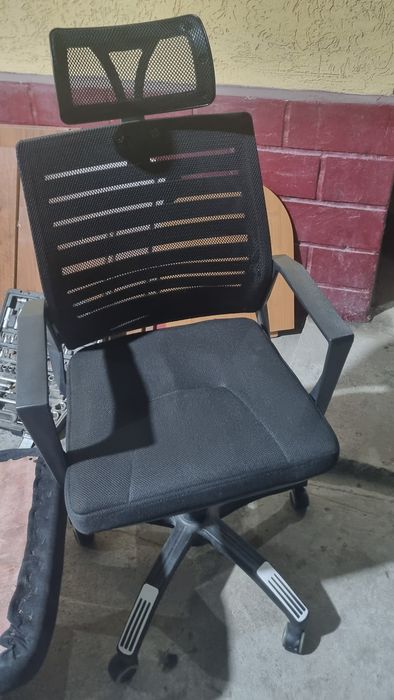 Офисная кресло с