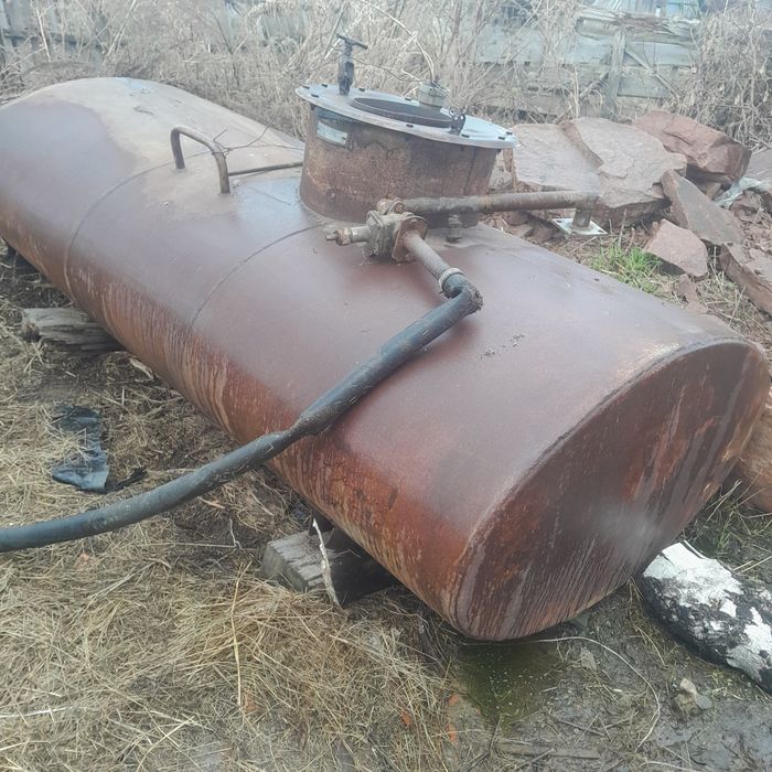 Продам бочку 2.2 куба