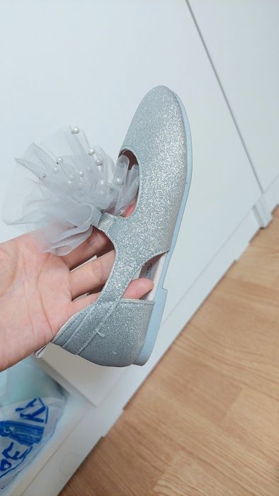 Продам туфли для девочки р 30