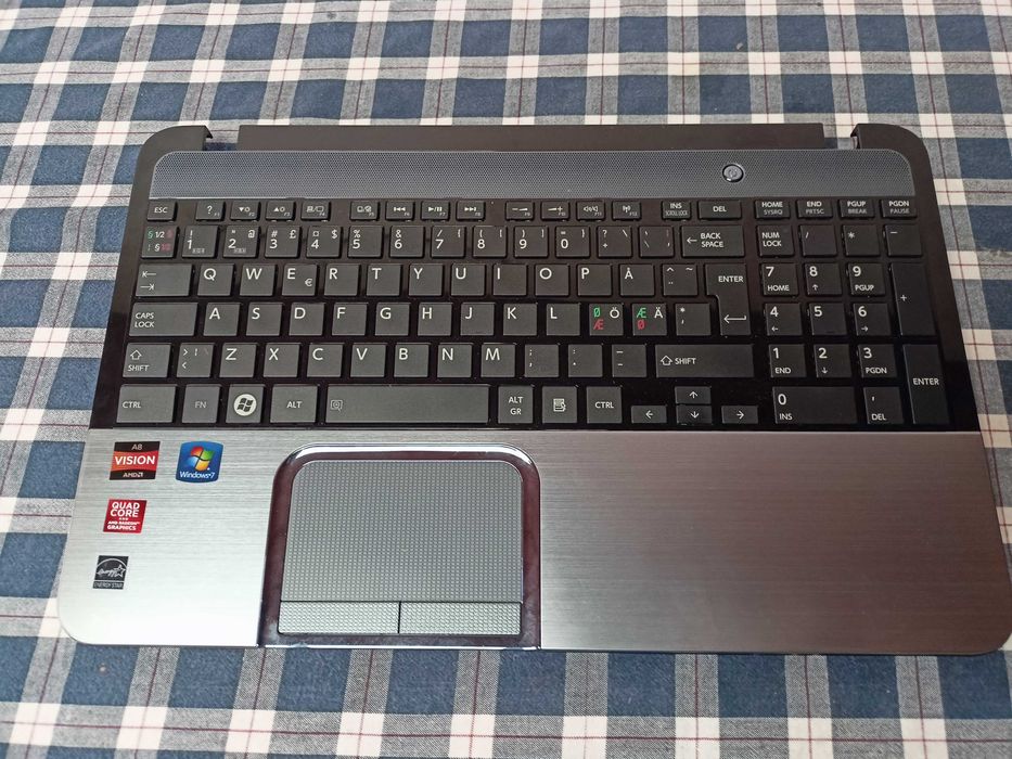 Elemente Toshiba  L855D