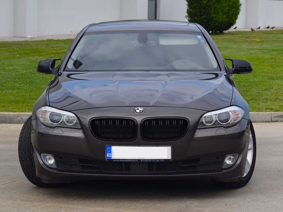 Vand/Schimb Bmw Seria 5 f10 , 2011 , trapa , head up, distronic , stare impecabila , car vertical verde.