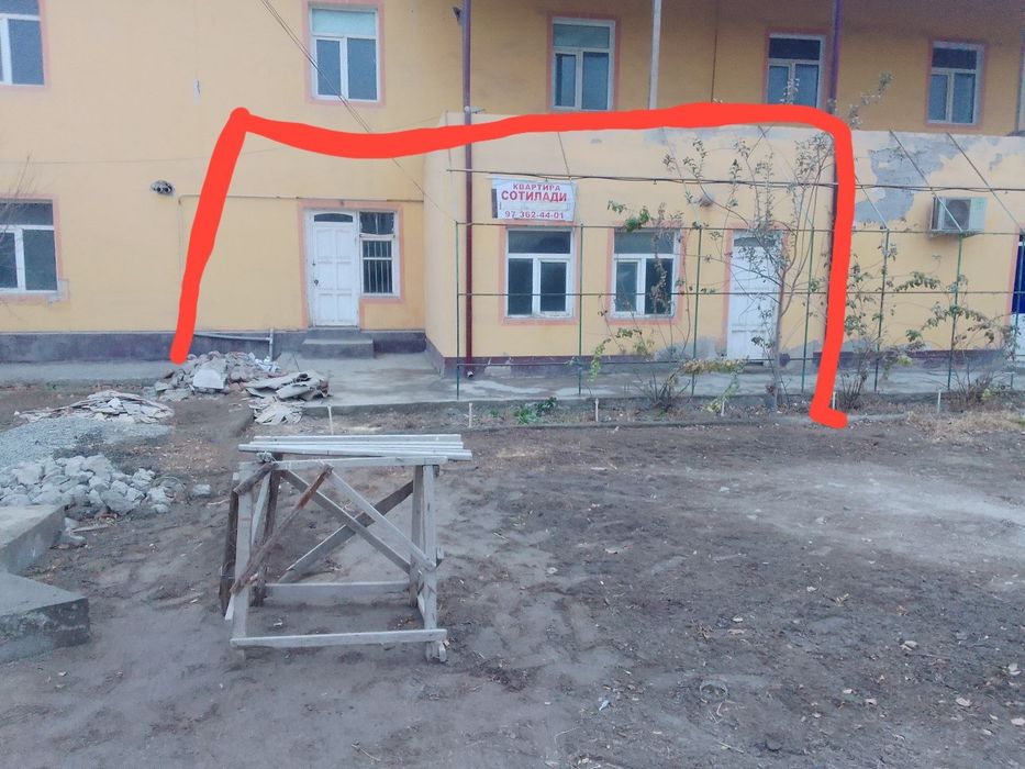 Urganch shaharida 120 kv sotiladi