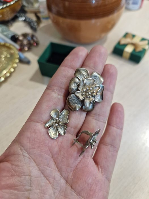 Продам серебрянные украшения