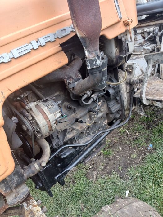 Vând tractoras de lucru!