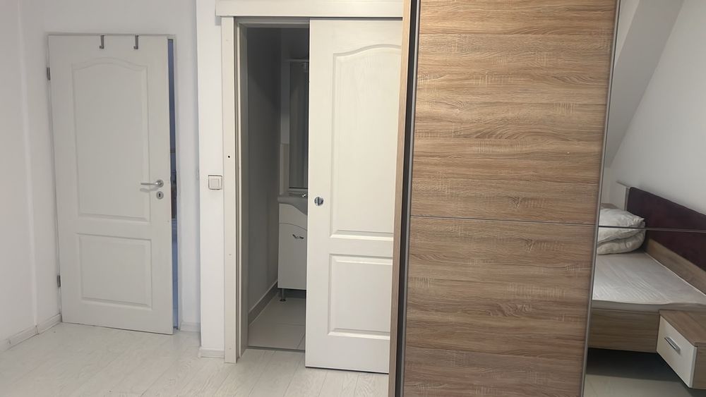 Dau in chirie apartamrnt cu 2 dormitoare si bucatarie open space