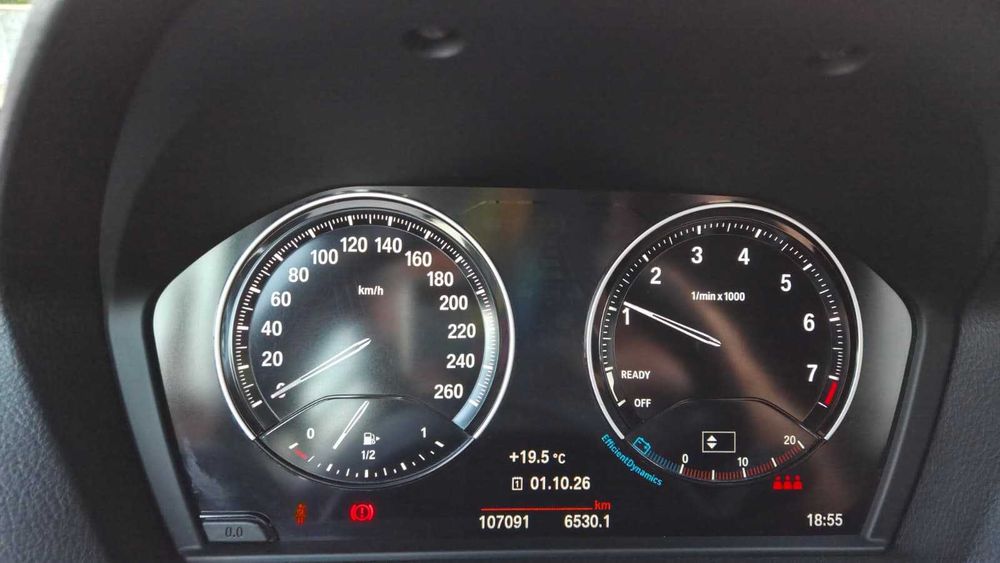 Vând BMW Seria 1 118i, an 2018, motor 1.5 benzină, 136 CP, cutie manuală 6 trepte, aproximativ 107.000 km.