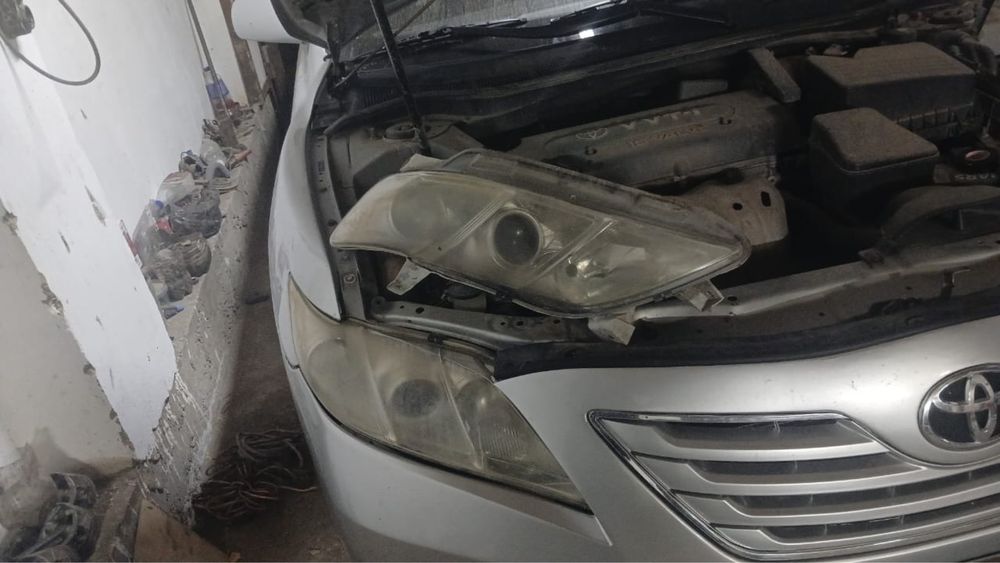 Фары на Camry 40