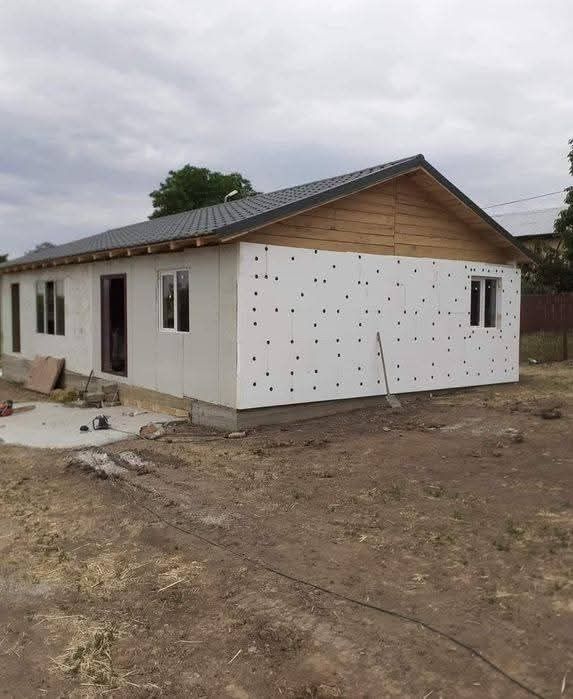 Vand garduri și porți