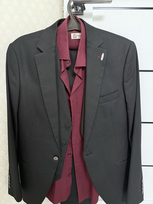 Продаётся мужской костюм