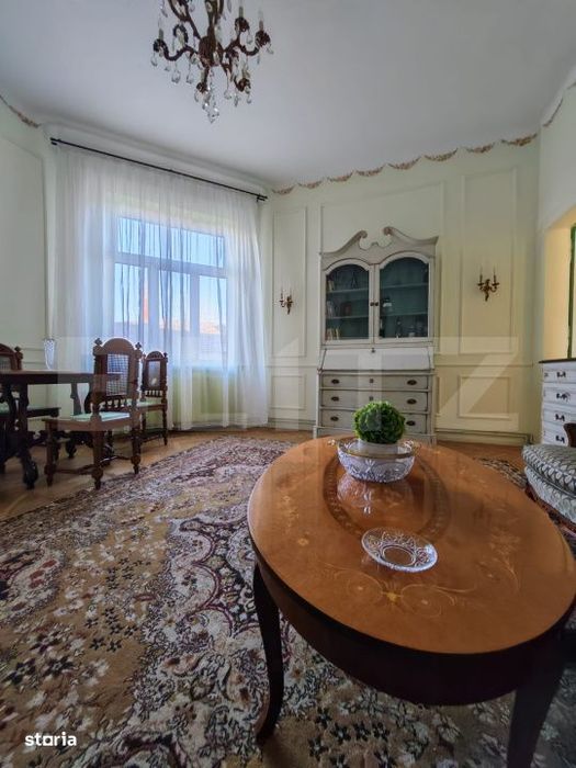 Cladire istorica, apartament 2 dormitoare, decomandat, zona Sinaia