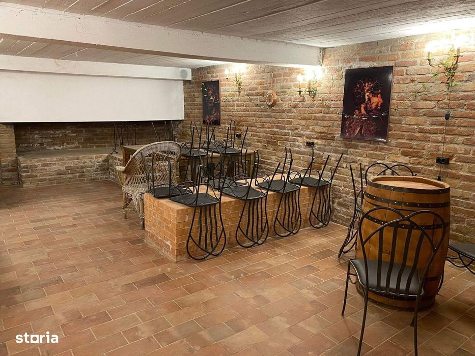 Conac impresionant, situat intr-una dintre cele mai exclusiviste zone