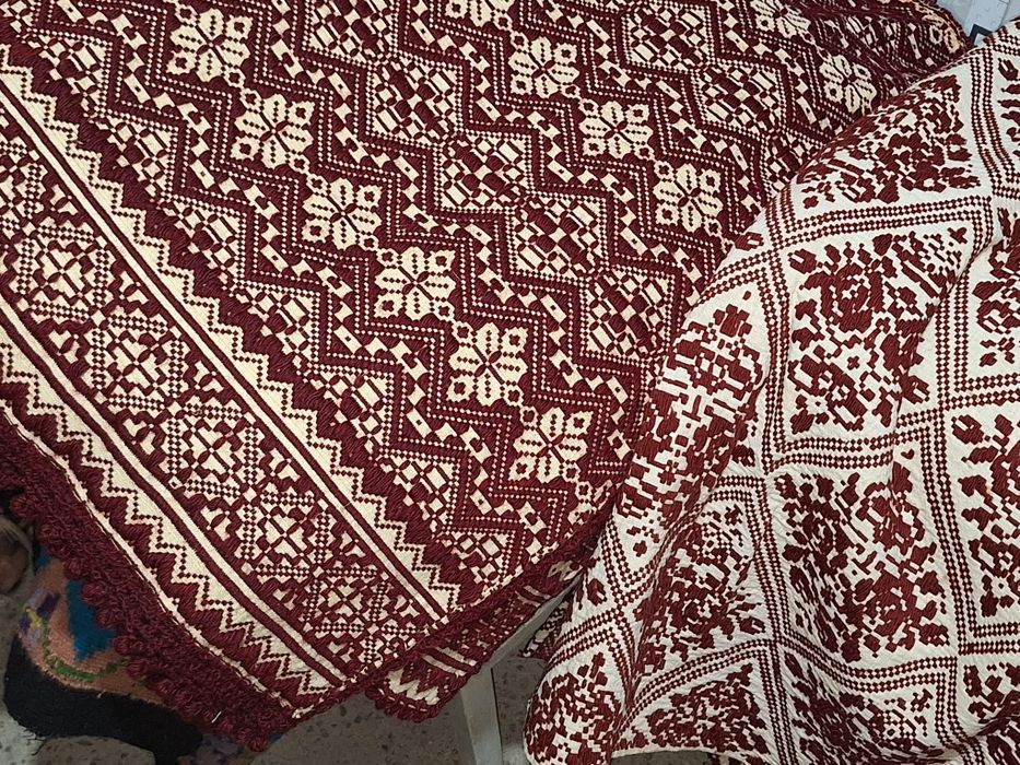 Vând covertura ( macat)  de lână