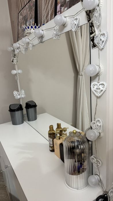 Туалетный столик, с зеркалом