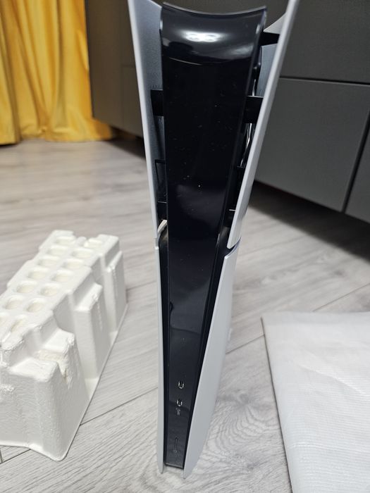 Ps5 slim 1TB  digital garantie 2ani .playstation 5 slim digital ca nou