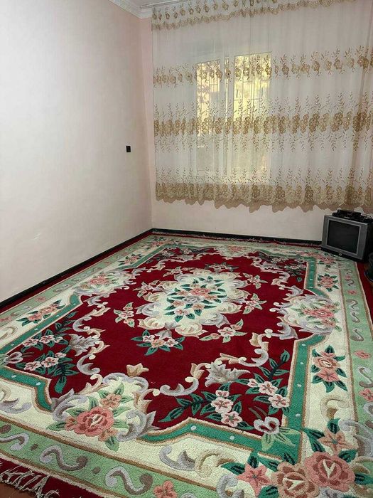 Аккуратная, своя  квартира. В центре ( возле 9Школы,базар Чирчик}