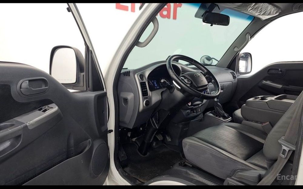 Kia  bongo  3 ev sotiladi