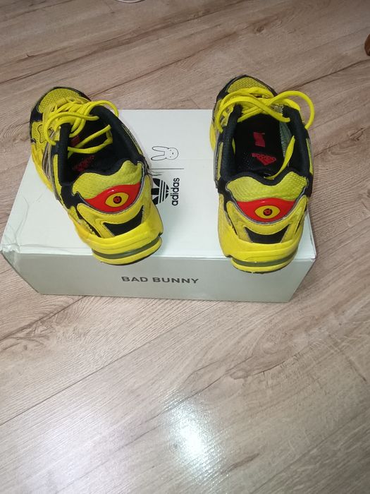 Adidas respons x bad banny