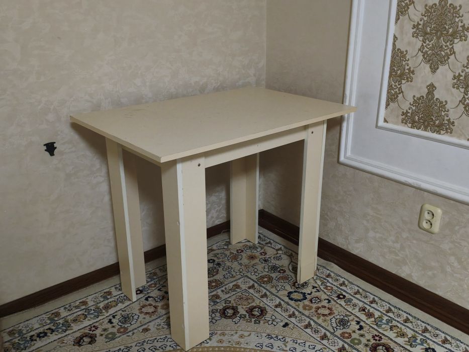 Продам стол в хорошем состоянии