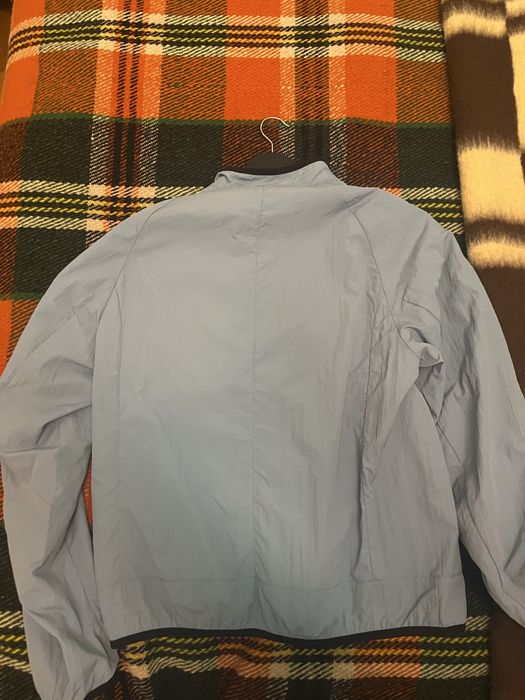 Продавам дрехи на Luda и на Nike.