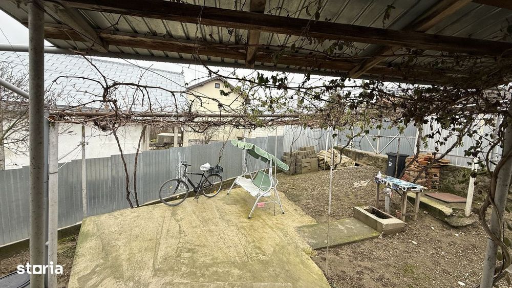 Casa in Margineni