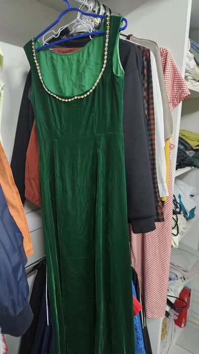 Продам вечерние платья