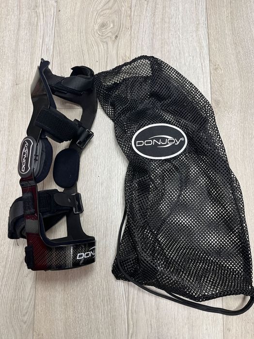 Orteza genunchi Donjoy Fource point - LIA, ACL, Enduro