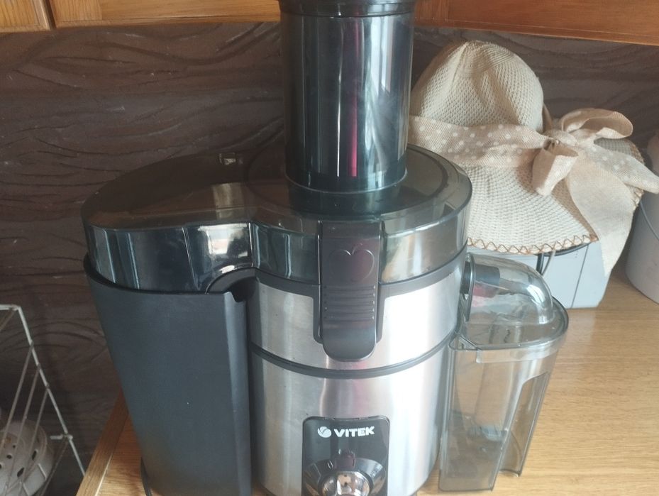 Продам соковыжималку 6000