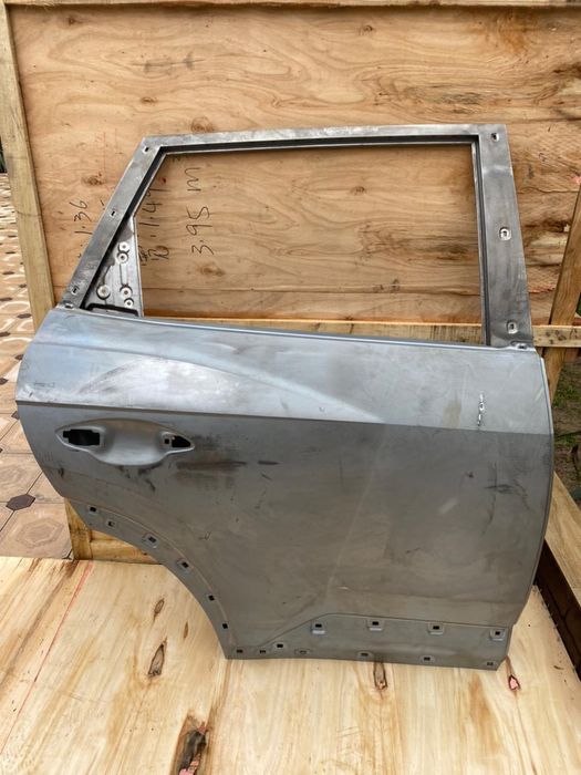 Дверь на Hyundai Mufasa