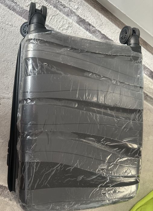 Чемодан ручная кладь/Турция/темно серый/район Абая Правды