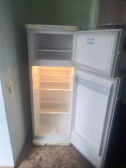 Продам  срочно холодильник