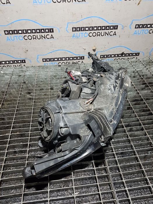 Far Stanga Mitsubishi Outlander III Facelift 2015 - 2018 SUV 4 Usi (810) Xenon