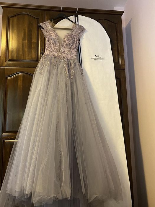 Официална рокля RADICHEV