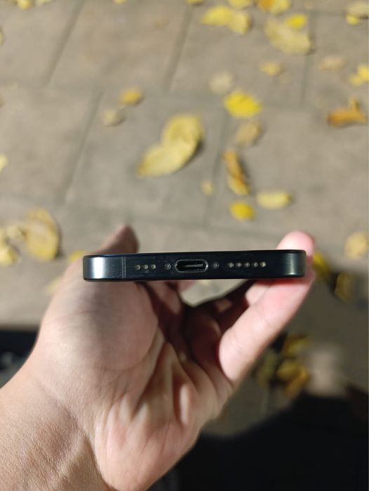 IPhone 15 pro ))