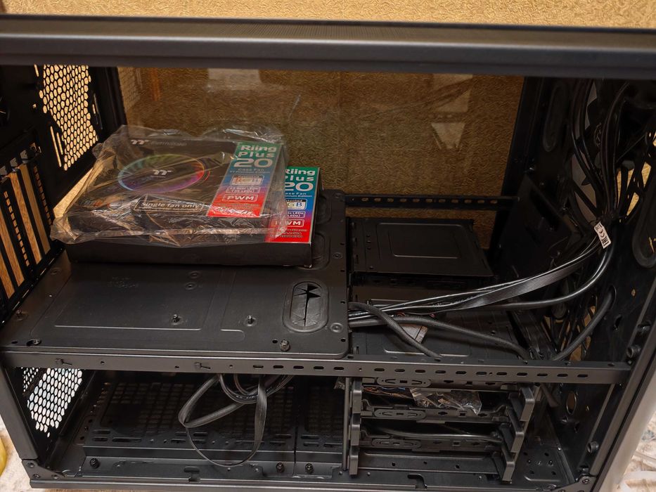 Корпус для ПК Thermaltake Level 20 XT  в идеальнейшем состоянии