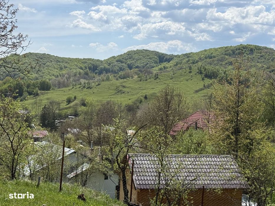 Teren intravilan 2440mp cu autorizație de construire și proiect !