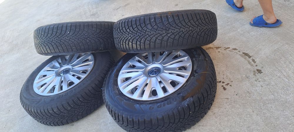 Vând set roți vw Golf 6 cu anvelope noi dot 2026 Goodyear