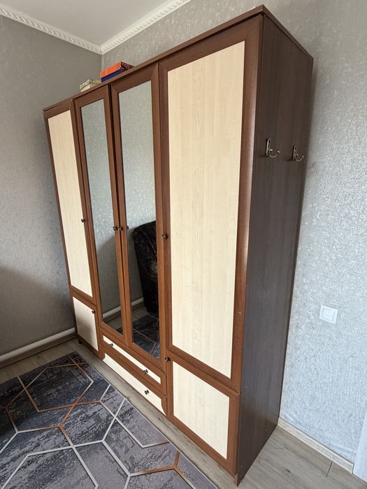 Продам спальный гарнитур