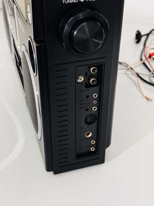 Boombox/radiocasetofon SANYO M4500KE ,vu-metre,sunet foarte bun,Japan