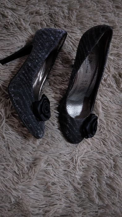 Pantofi eleganți noi 36