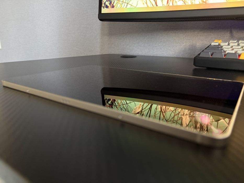 Планшет Samsung Tab S9 FE + стилус