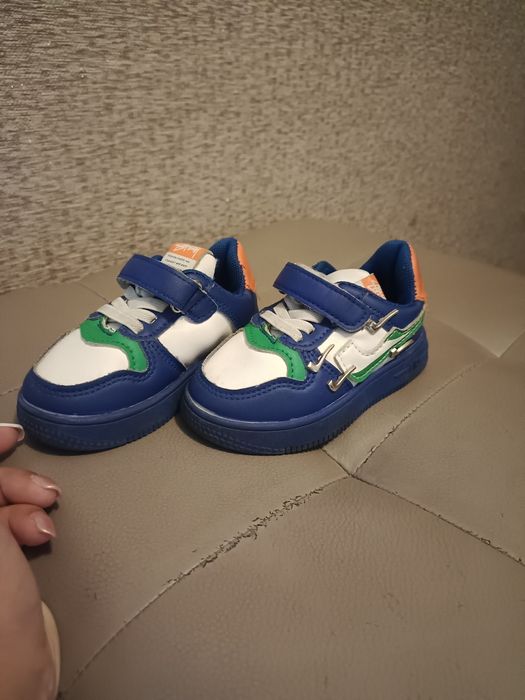 Продам обувь детская