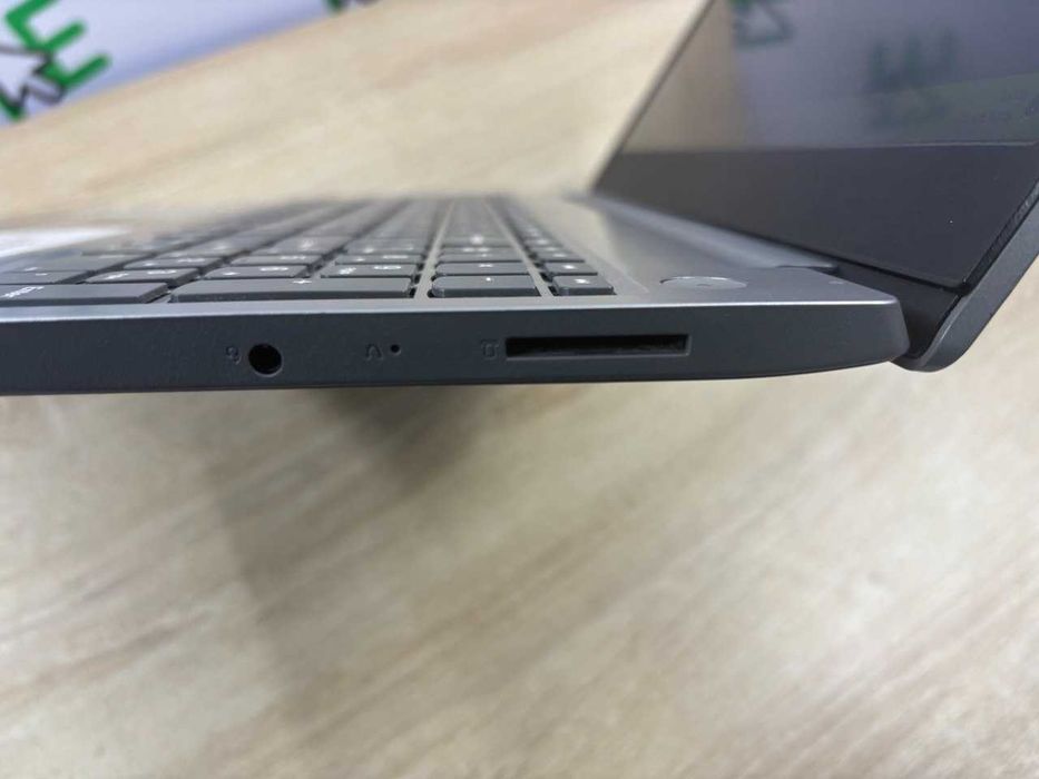 Lenovo IdeaPad 3 15IIL05 Intel Core i3-1005G1 / 8 GB DDR4 / SSD 256 Gb