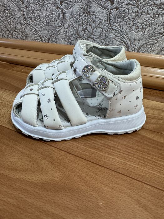 Сандали детские