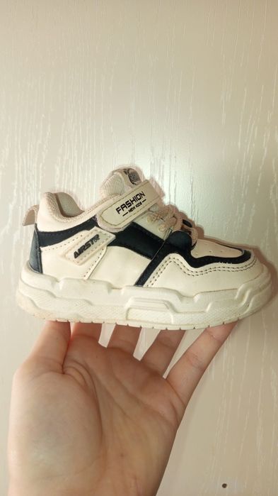 детские кроссовки