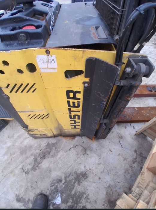 Transpaleta electrica cu catarg