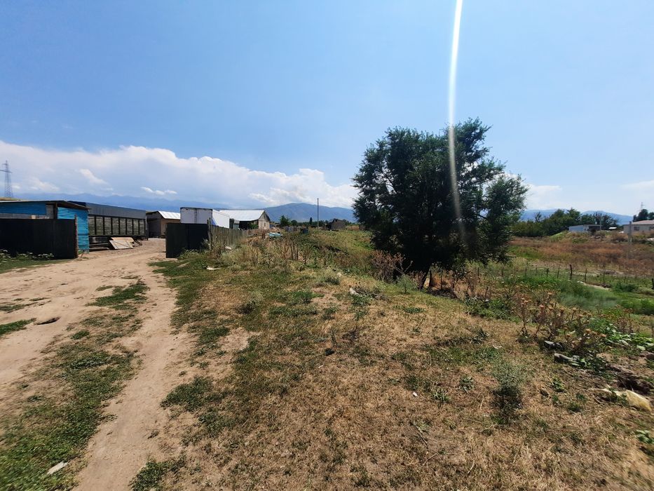 Участок напротив уштерек