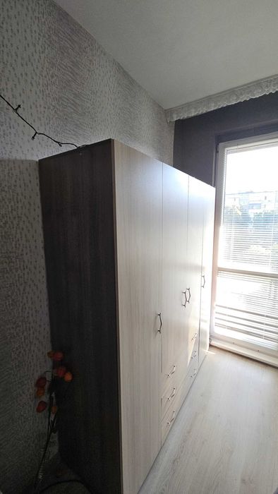 Светло Бежов Гардероб