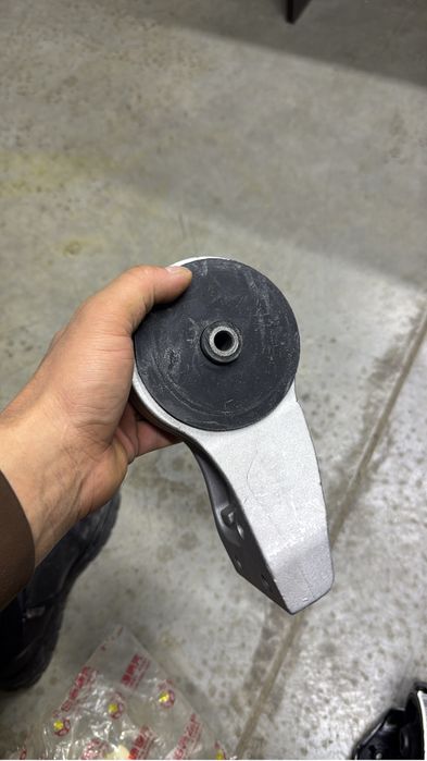 Подушки двигателя